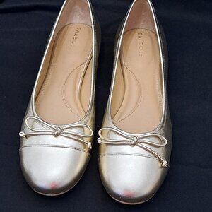 Talbots Shiny Gold Tone Leather Ballet Flats with Bow Size 10.5 M NWOT